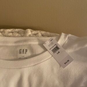 NWT GAP T shirt with ruffled sleeves